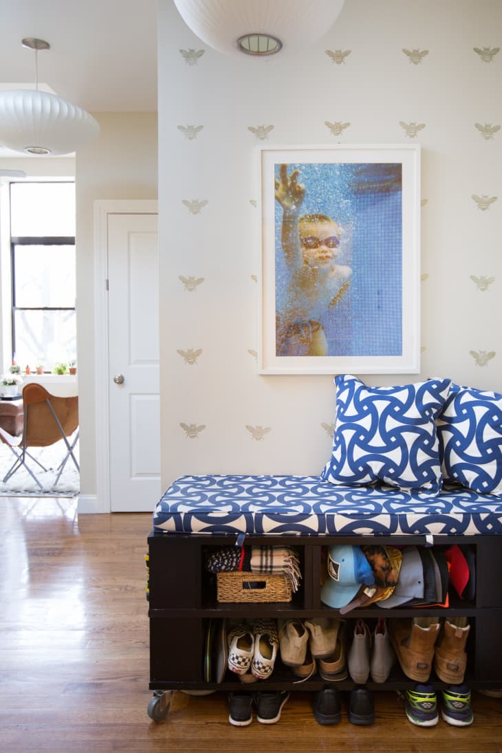 9-ways-to-organize-a-bedroom-with-no-closets-apartment-therapy